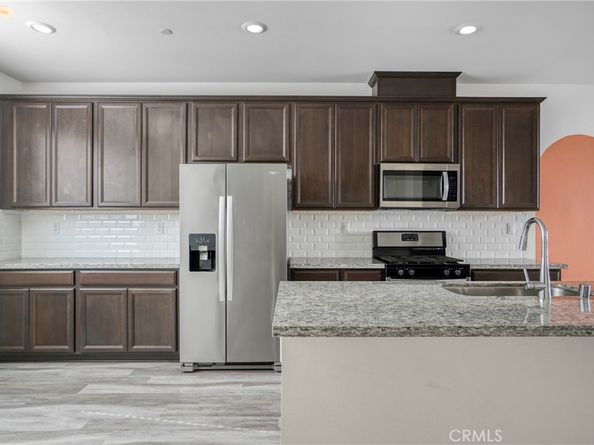 18447 W Mural, Northridge CA 91325