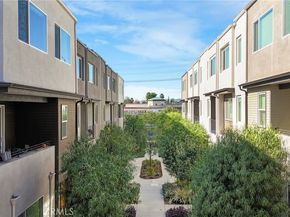 18447 W Mural, Northridge CA 91325