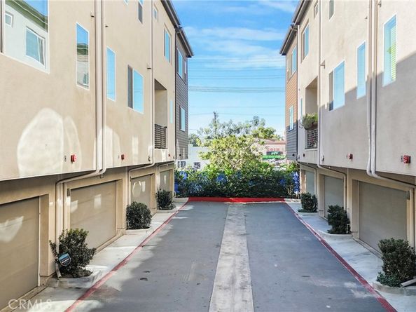 18447 W Mural, Northridge CA 91325