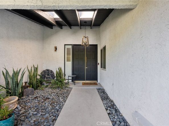 22041 Kinzie Street, Chatsworth CA 91311