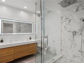 22041 Kinzie Street, Chatsworth CA 91311