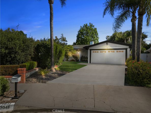 22041 Kinzie Street, Chatsworth CA 91311