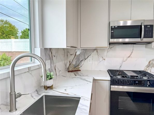 8003 Aldea, Van Nuys CA 91406