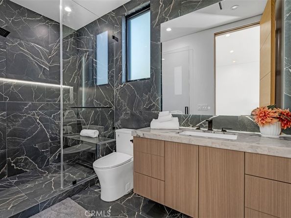 13016 Chandler, Sherman Oaks CA 91401