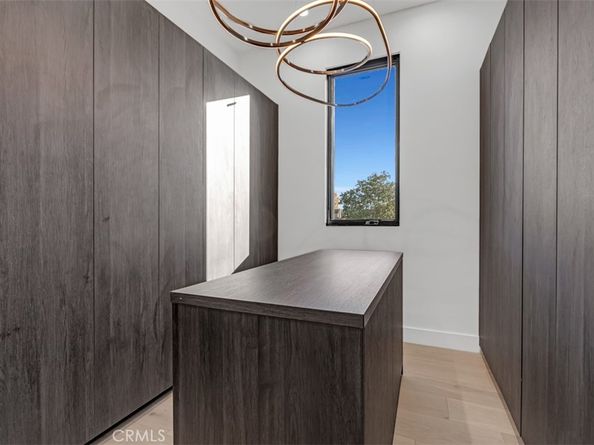 13016 Chandler, Sherman Oaks CA 91401