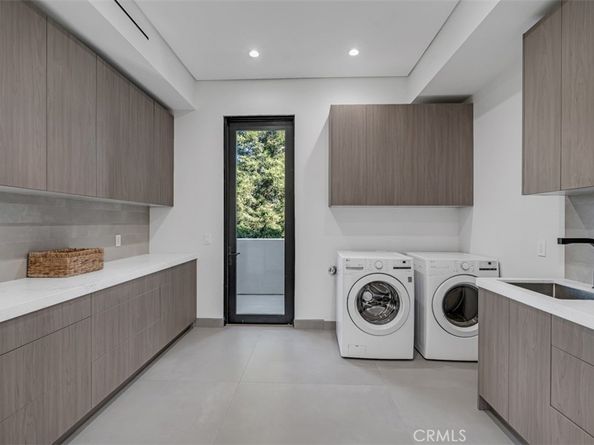 13016 Chandler, Sherman Oaks CA 91401