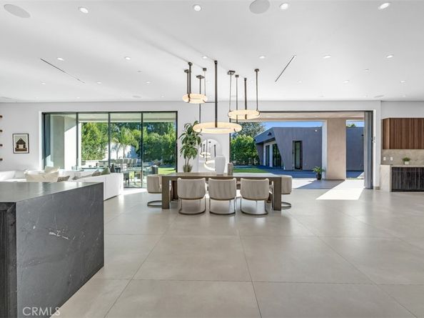 13016 Chandler, Sherman Oaks CA 91401