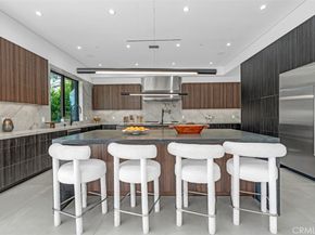 13016 Chandler, Sherman Oaks CA 91401