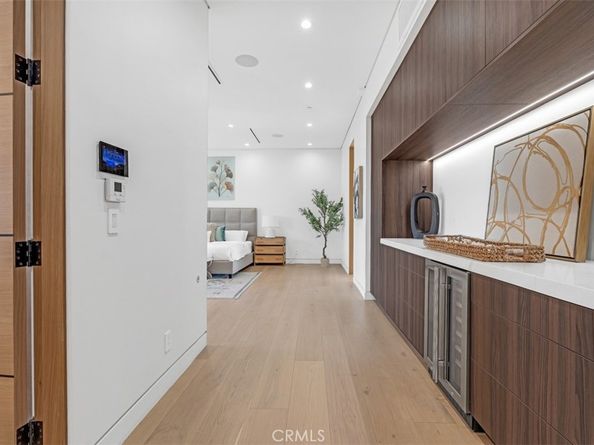 13016 Chandler, Sherman Oaks CA 91401