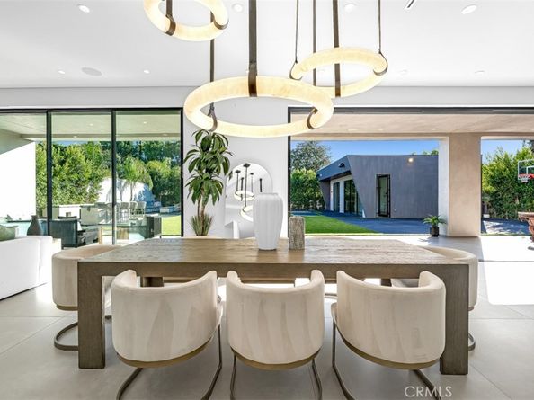 13016 Chandler, Sherman Oaks CA 91401