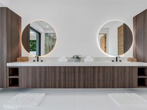 13016 Chandler, Sherman Oaks CA 91401