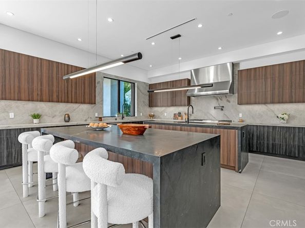 13016 Chandler, Sherman Oaks CA 91401