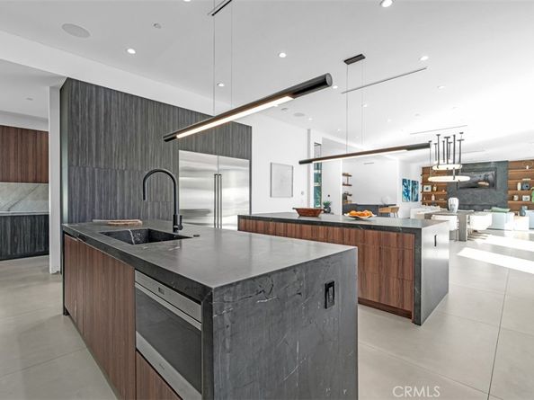 13016 Chandler, Sherman Oaks CA 91401