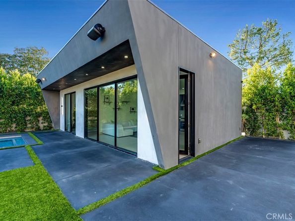 13016 Chandler, Sherman Oaks CA 91401