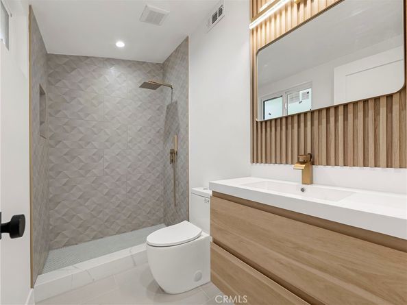 20528 & 20526 Hamlin Street, Winnetka CA 91306