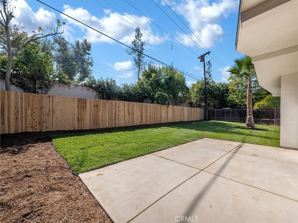 20528 & 20526 Hamlin Street, Winnetka CA 91306