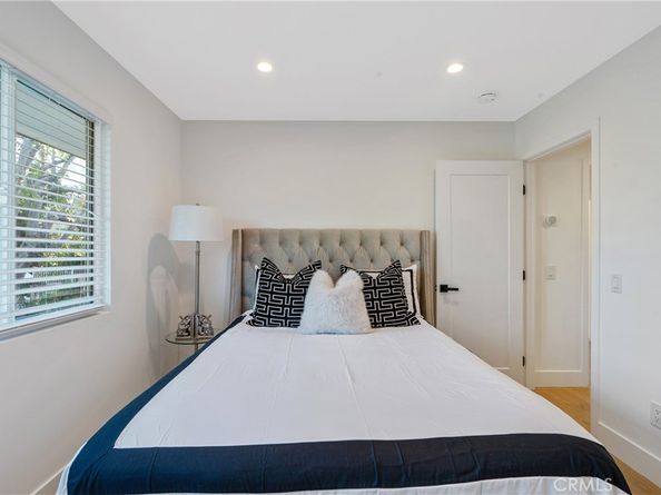 23534 Aetna st, Woodland Hills CA 91367