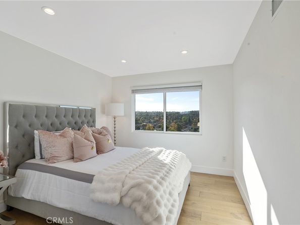 23534 Aetna st, Woodland Hills CA 91367