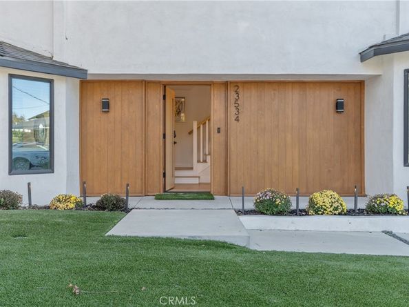 23534 Aetna st, Woodland Hills CA 91367