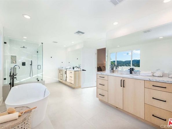 23534 Aetna st, Woodland Hills CA 91367