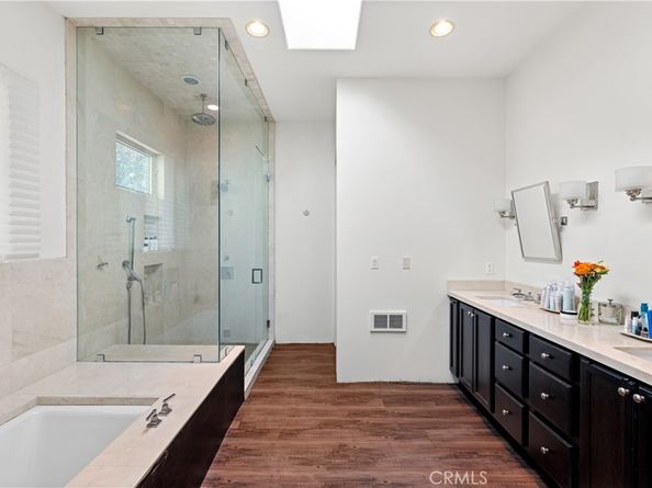 5150 Gloria Avenue, Encino CA 91436