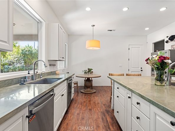 5150 Gloria Avenue, Encino CA 91436