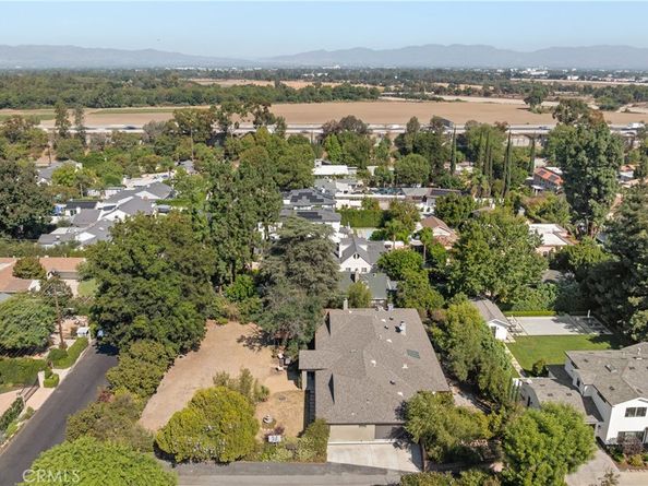 5150 Gloria Avenue, Encino CA 91436
