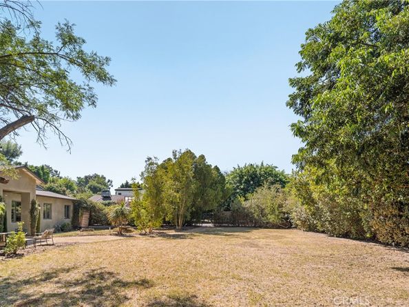 5150 Gloria Avenue, Encino CA 91436