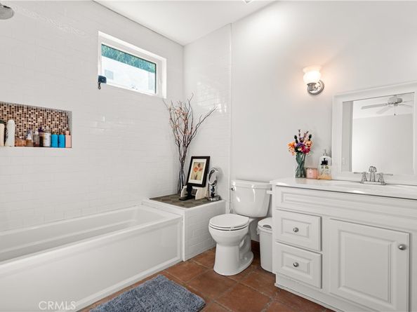 5150 Gloria Avenue, Encino CA 91436