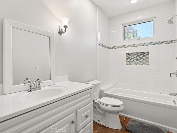 5150 Gloria Avenue, Encino CA 91436