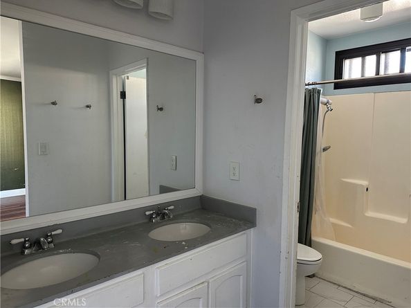 6540 Hayvenhurst 15, Lake Balboa CA 91406