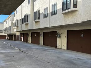 6540 Hayvenhurst 15, Lake Balboa CA 91406