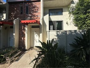 6540 Hayvenhurst 15, Lake Balboa CA 91406