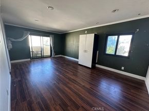 6540 Hayvenhurst 15, Lake Balboa CA 91406
