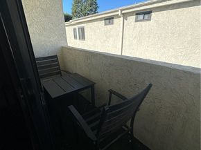 6540 Hayvenhurst 15, Lake Balboa CA 91406