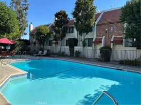 6540 Hayvenhurst 15, Lake Balboa CA 91406