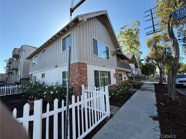 7356 Eton, Canoga Park CA 91303