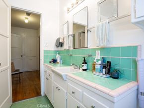 3735 Arbolada, Los Angeles CA 90027