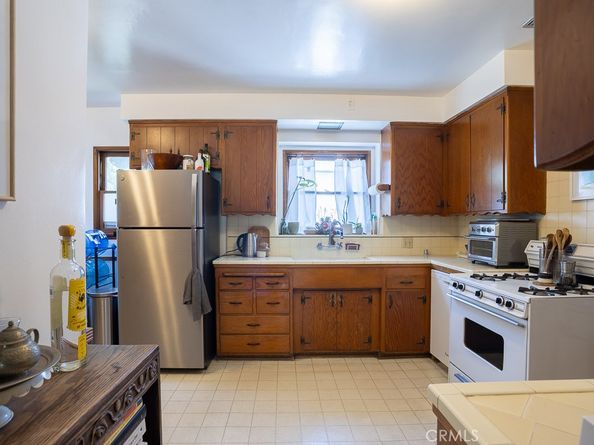 3735 Arbolada, Los Angeles CA 90027