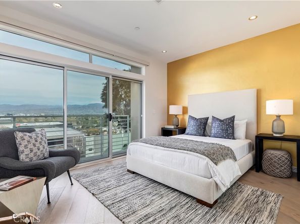 11698 Picturesque, Studio City CA 91604