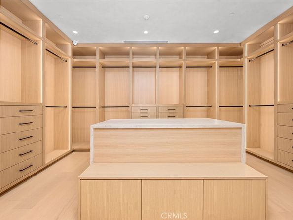 22924 Erwin Street, Woodland Hills CA 91367