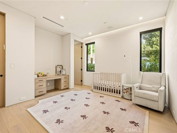 22924 Erwin Street, Woodland Hills CA 91367