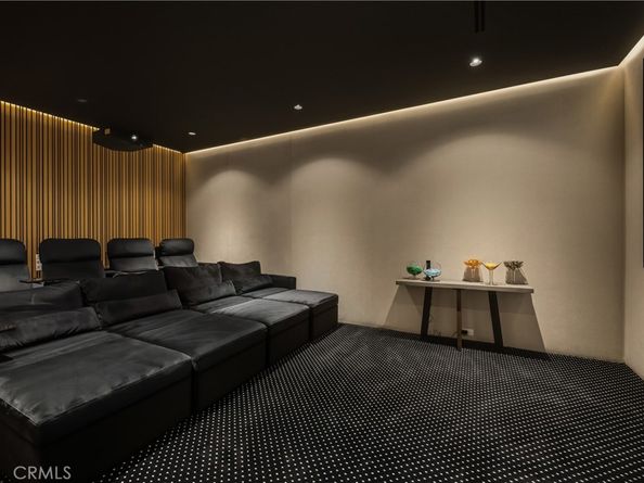 22924 Erwin Street, Woodland Hills CA 91367