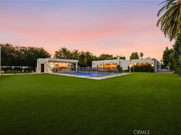 22924 Erwin Street, Woodland Hills CA 91367