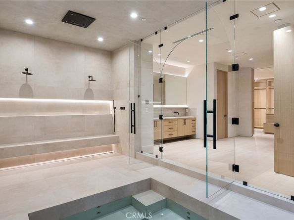 22924 Erwin Street, Woodland Hills CA 91367