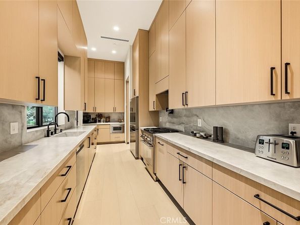 22924 Erwin Street, Woodland Hills CA 91367