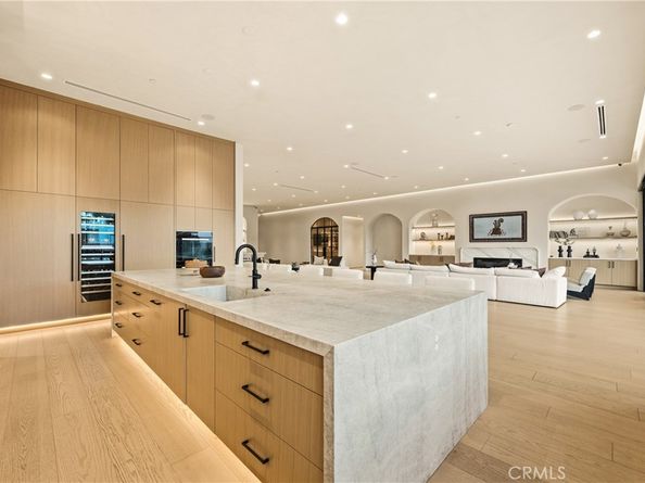 22924 Erwin Street, Woodland Hills CA 91367