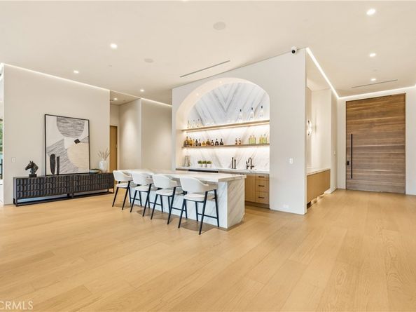 22924 Erwin Street, Woodland Hills CA 91367