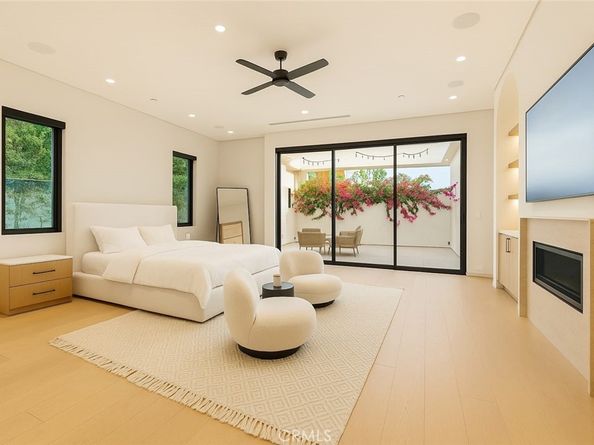 22924 Erwin Street, Woodland Hills CA 91367