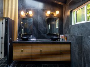 5439 Gentry Avenue, Valley Village CA 91607